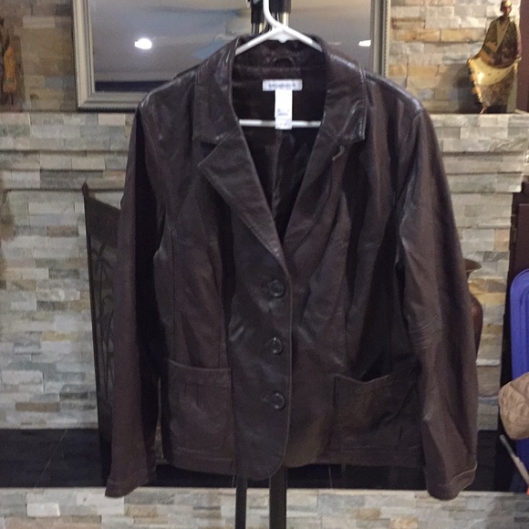 Liz Claiborne Jackets & Blazers - Liz Claiborne genuine leather coat good condition